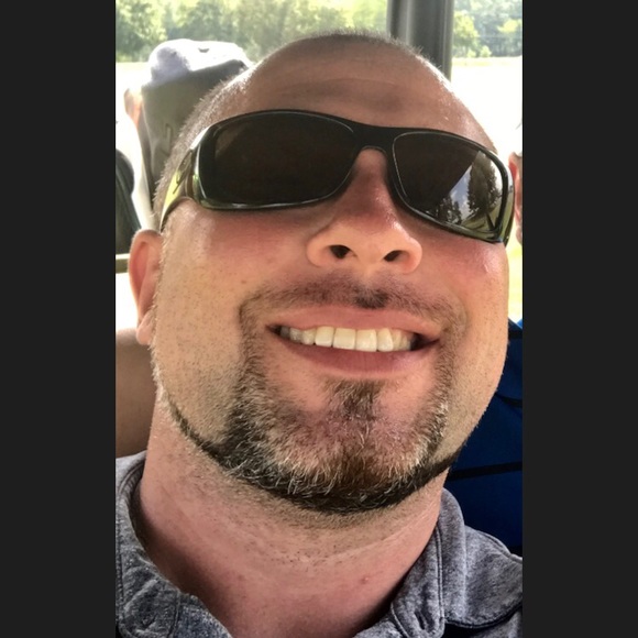 Meet your Posher, Kevin - Picture 2 of 2